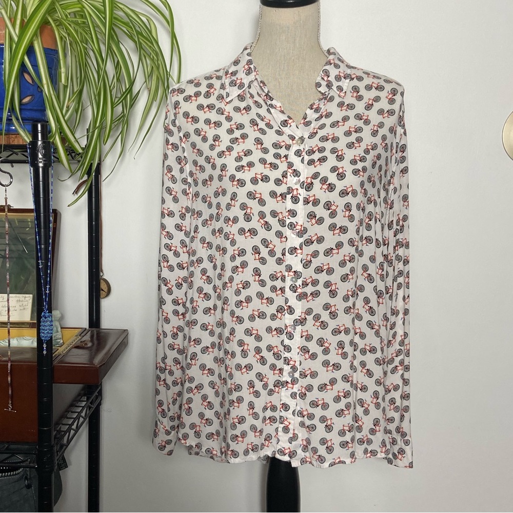 Jane & Delaney bicycle print button down size large EUC for real. Hi Lo Styke